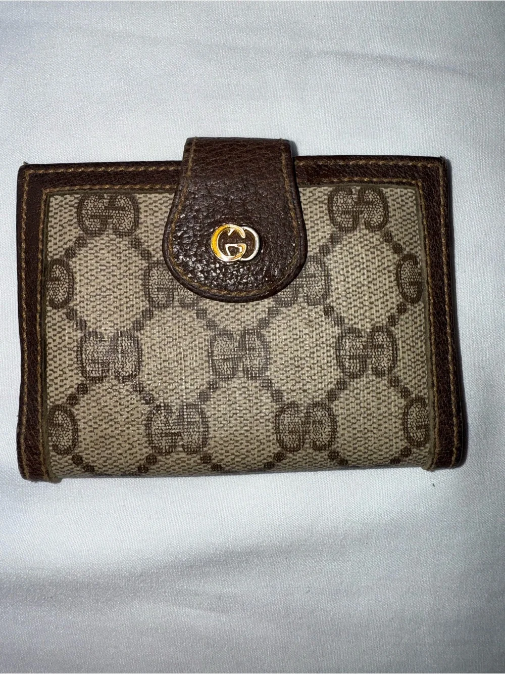 GUCCI Bi-fold Wallet Logo Clasp Closure GG Plus Canvas Brown